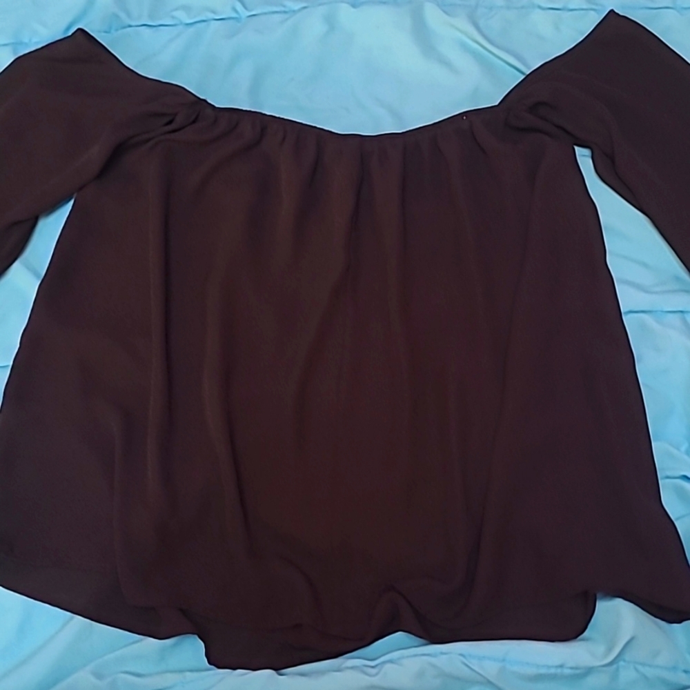 Black top off the shoulder sleeves
